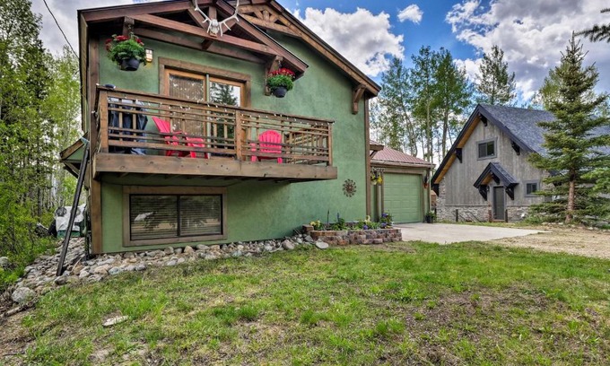 Grand Lake House | Balcony, Fire Pit and Grill Grand Lake Retreat!