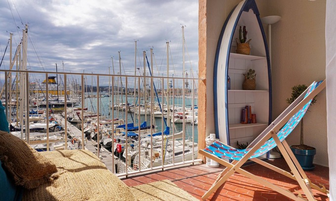 Old Town Apartment | Balcony overlooking the sea