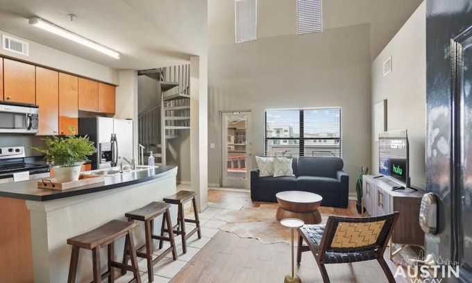 West Campus Apartment | Balcony Views and Ideal West Campus Austin Location