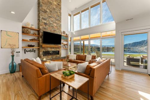 Ardenvoir House | Bald Eagle Beach - Meredith Lodging