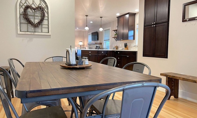 Cody House | Bales Cottage,walking distance to downtown & Buffalo Bill Center of the West!