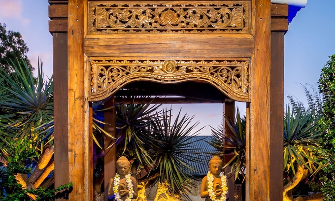 Carrara House | Bali Guesthouse - Couples Retreat (Light Breakfast Incl)