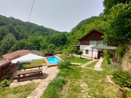 Gabrovo Ski Chalet | Balkans Serendipity - Forest View, Pet friendly Chalet with a garden