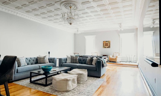 Belfast Apartment | Ballroom by the Bay - In the Heart of Belfast!