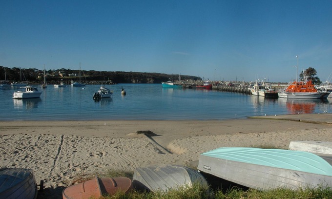 Burrill Lake House | Balmoral is a comfortable and spacious 2 bedroom cottage at Burrill Lake