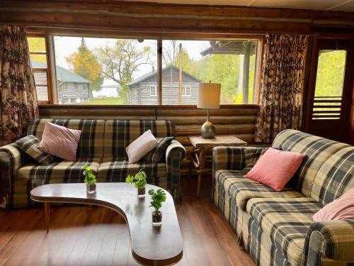 Rosedale House | Balsam Lake - 2-Bedroom Cabin in Kawartha #11