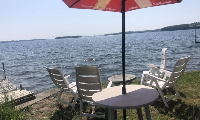 Baddow Cottage | Balsam Lake Sand Beach Clean Water