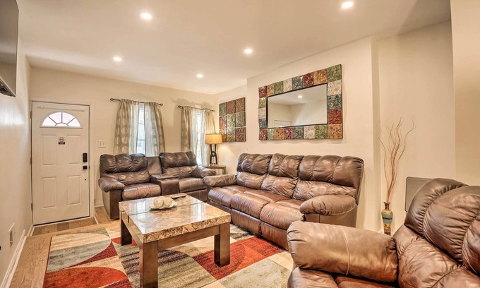 Downtown Baltimore House | Baltimore Townhome Near Oriole Park w/A/C!