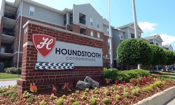 Tuscaloosa Condo | Bama Condo only a Half Mile from Campus and Bryant Denny Stadium!