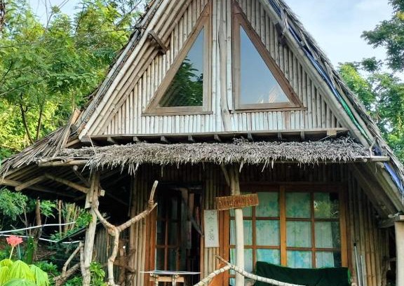 Sumbawa Barat House | Bamboo Hut Alpha Hotel