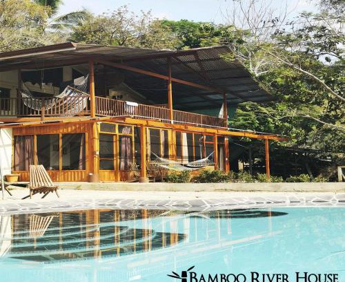 Dominical Hotel | Bamboo River House and Hotel