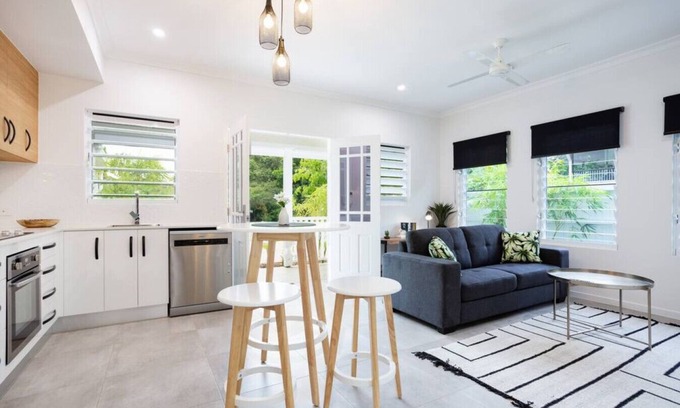 Edge Hill House | Bamboo Villa your own private luxury 1 bedroom haven