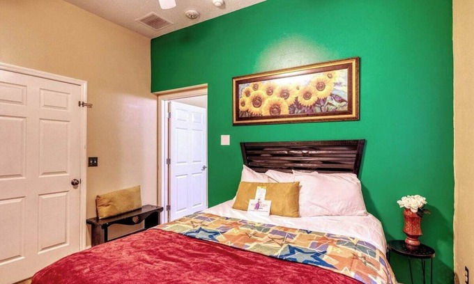 Orlovista Villa | Banana Leaf Villa- Book your gathering today!