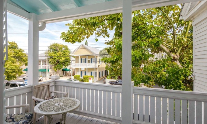 Historic Seaport House | Bananas Foster by Brightwild Epic Guesthouse