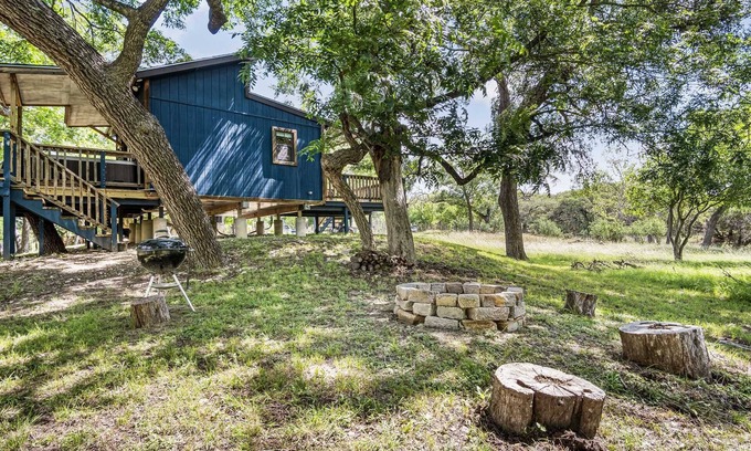 Bandera Cabin | Bandera Stronghold Retreat