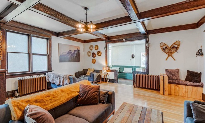 Banff House | Banff's Rocky Mountain House