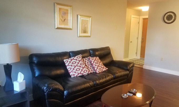 Bangor Apartment | Bangor Extended Stay Private 1 Bedroom Apartment. 5 mins to Bangor Hospitals!