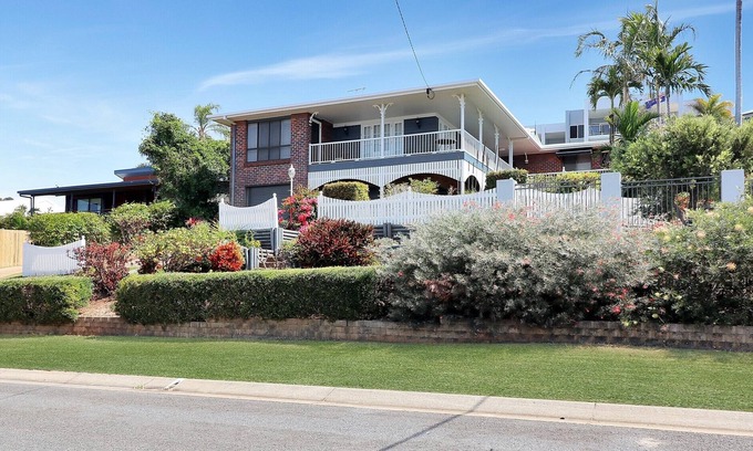 Barlows Hill House | Banika House - Fully Air-conditioned Home