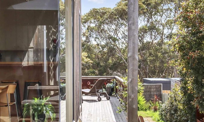 Jan Juc House | Banksia Beach House I Walk to Bells Beach