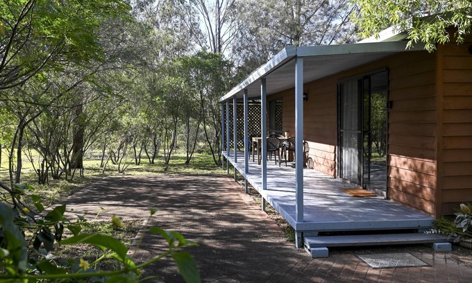 Pokolbin Cabin | Banksia Cabin 4 - 2 bedroom with 2 x queen beds