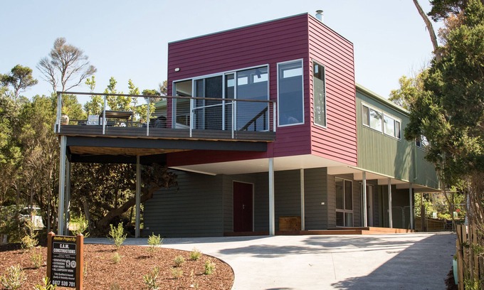 Cape Woolamai House | Banksia House: Stunning Ocean Views, Pet Friendly, Wifi