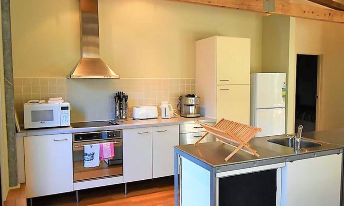 Waratah House | Banksias at Waratah Bay