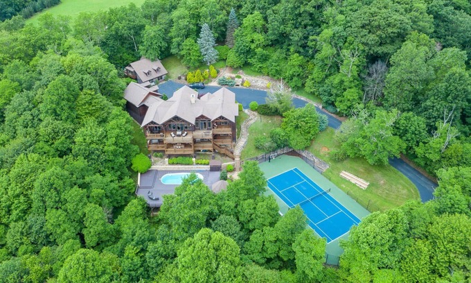 Banner Elk House | Banner Crest - MOUNTAIN LUXURY! Views, hot tub, Private Pool and Tennis Courts, Game Room!