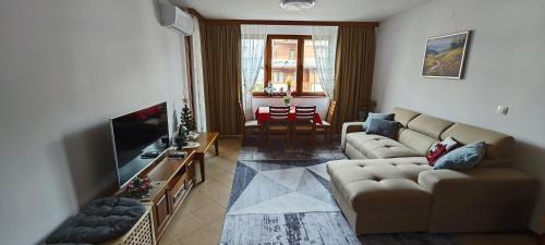 Razlog Apartment | Bansko Pirin Golf & Country Club Blue Mountains View