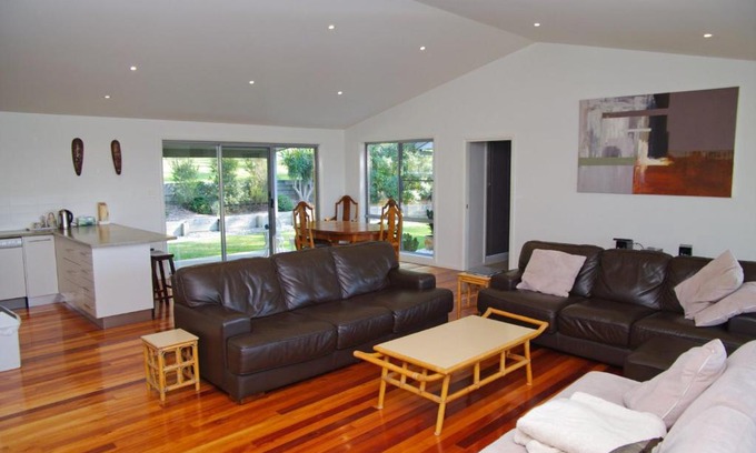 Crescent Head House | Banyula, 103 Neville Morton Drive