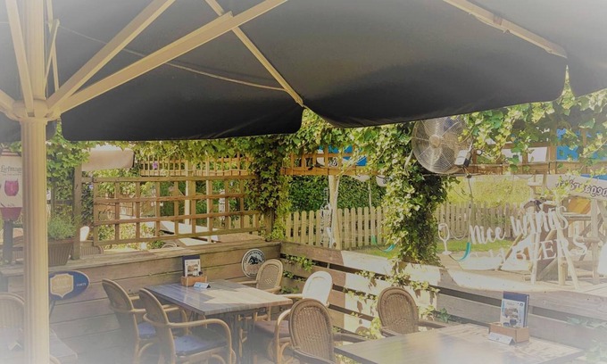 Steenbergen Hotel | Bar-Bistro-Hotel DOK