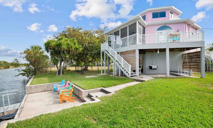 Spring Hill House | Barbies Dream House Kayaks, Paddle board & Fenced yard