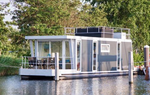 Almere Poort Boat Rental | Barbossa