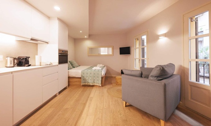 Barri Vell Apartment | Barca Studio 1 - Vacation Studio in Girona | Bravissimo