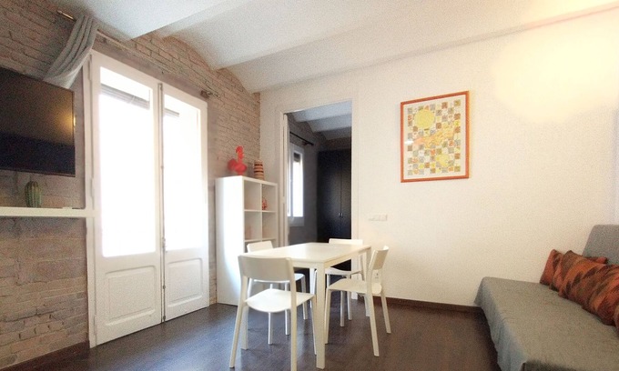 Barceloneta Apartment | Barceloneta Apartment With Balcony