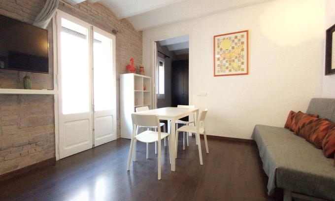 Barceloneta Apartment | Barceloneta Apartment With Balcony