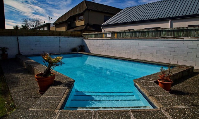 Hamilton North Hotel | Barclay Motel