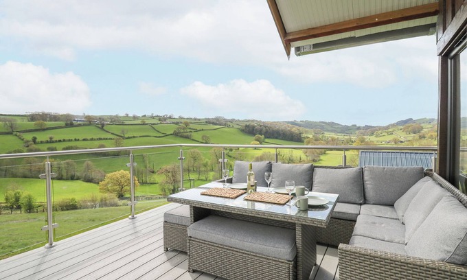 Kingswood Cottage | Barcud Coch - Red Kite