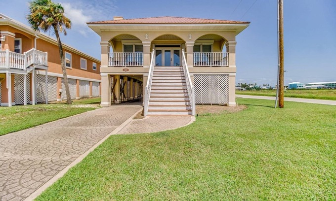 Fort Morgan House | Barefoot Gypsy - Pet Friendly Beach House