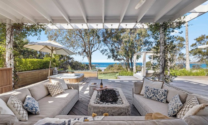 Safety Beach House | Barellen Beach House - Luxury Beachfront Oceanview