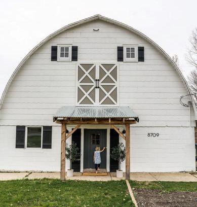 Three Oaks House | Barn of Three Oaks near Lake Michigan and Journeyman