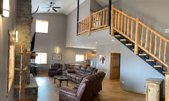 Piedmont House | Barndominium within 5 minutes of two trail heads!