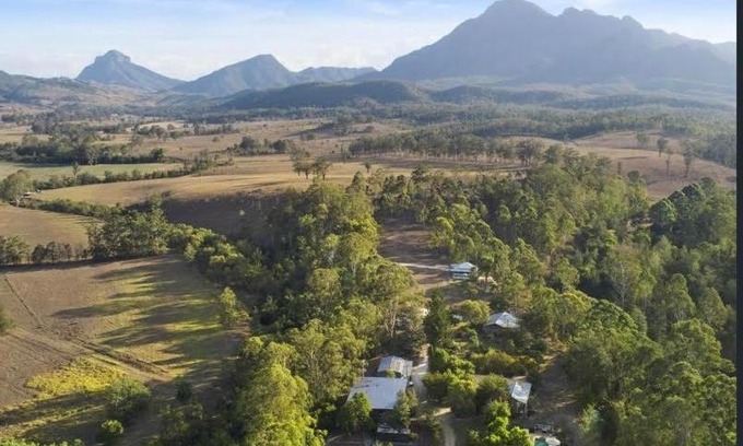 Mount Barney Cabin | Barney Creek Vineyard Cottages