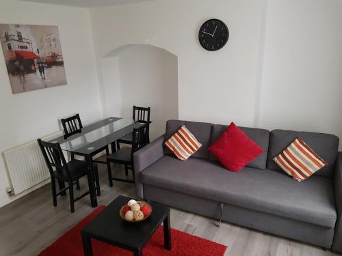 Burnt Oak Apartment | Barnfield Place
