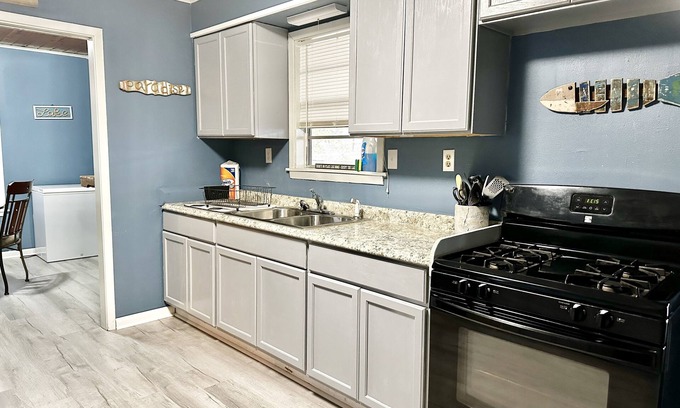 Negreet House | Barnhouse on the Bend! Cozy Camp Seconds from Cypress Bend Golf & Resort!