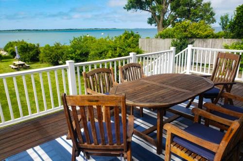 Barnstable House | Barnstable Harbor Home