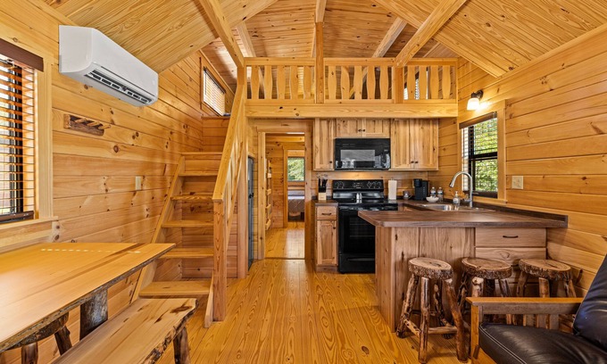 Gilmer Cabin | Barnwell Mountain Cabins #2: Cabin/Tiny Home w/loft in Gilmer across from BMRA
