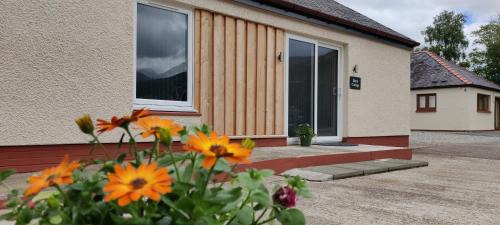 West Laroch Apartment | Barra Cottage