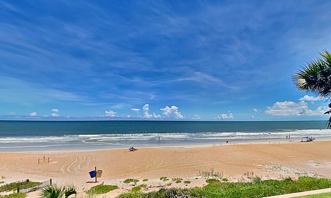 Ormond Beach Condo | Barry Palm | Oceanfront Condo with Balcony Views, Pool + Beach Access