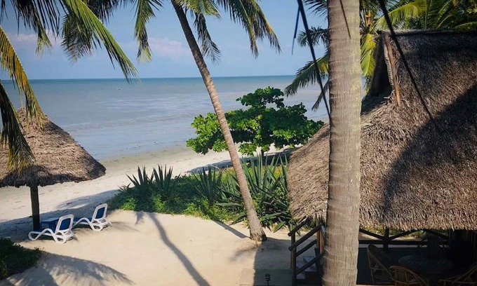 Pangani Hotel | Barry's Beach Resort