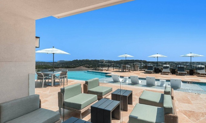 Austin Apartment | Barsala l Hill Country 1BD: Resort Pool, Wine Fridge Retreat